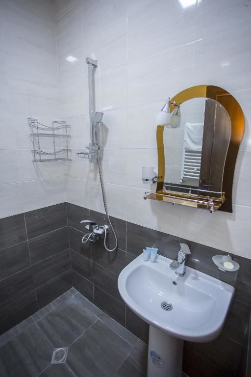 Отель Hotel Garanti Батуми-77