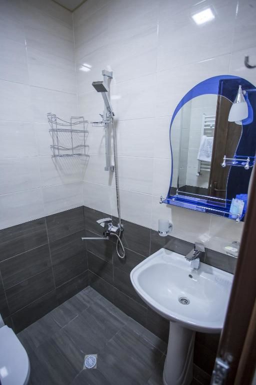 Отель Hotel Garanti Батуми-81